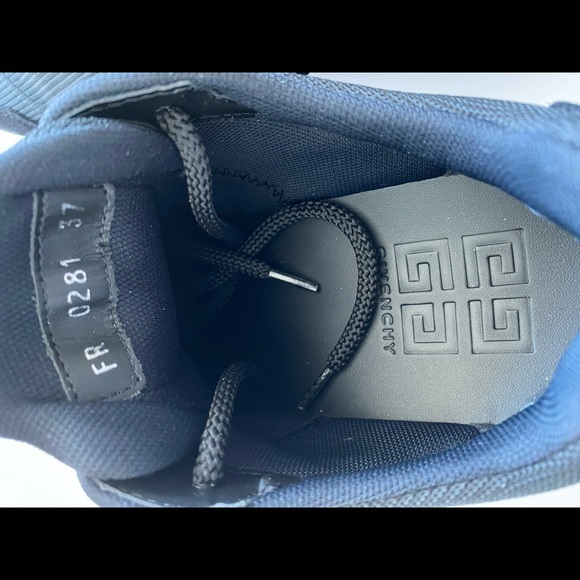 Givenchy Runners Sneakers - Picture 8 of 9